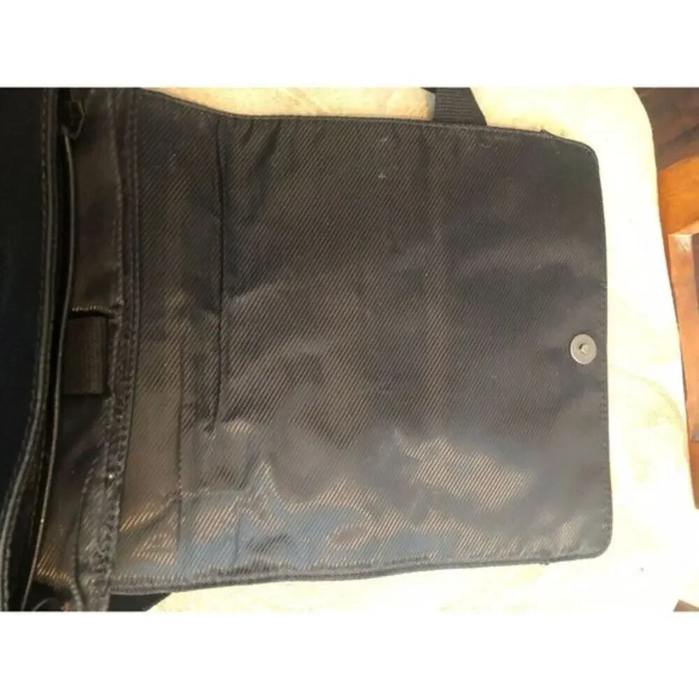 Kenneth Cole Reaction‎ Black Leather Messenger Bag Crossbody mBusiness Satchel